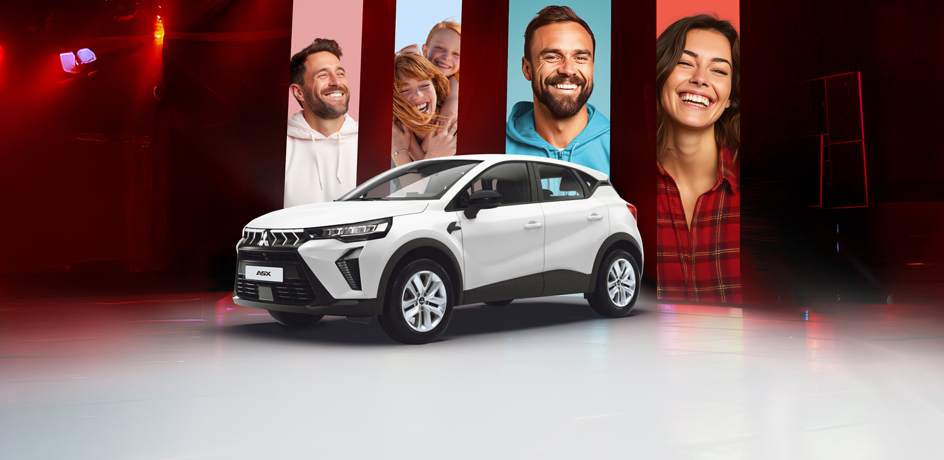 Eine Bühne mit dem ASX BASIS und Bannern im Hintergrund auf denen lachende Menschen zu sehen sind